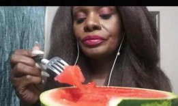 美国黑哥哥吃瓜