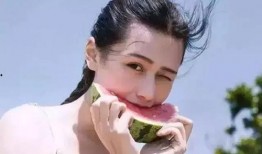 可爱头像吃瓜女孩,可爱吃瓜女孩的趣味日常