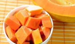 吃瓜吃的嘴角痛