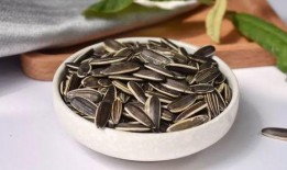 鹤轩嗑瓜子吃瓜,揭秘娱乐圈的甜蜜与苦涩