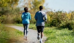 吃瓜受伤图片大全,图解常见瓜果安全食用指南