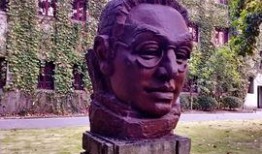 学校雕像吃瓜,揭秘校园文化新现象