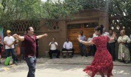 路过的吃瓜观众