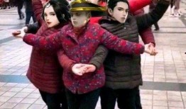 婚宴大妈吃瓜表情,大妈吃瓜表情引发网友热议