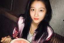 各明星吃瓜图片,趣味瞬间捕捉娱乐圈欢乐瞬间