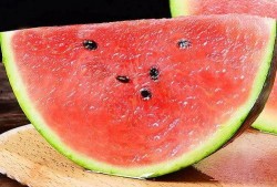 吃瓜扒王花,网络红人的崛起与争议