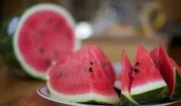 吃货正确吃哈密瓜方式,解锁吃货的正确吃瓜之道