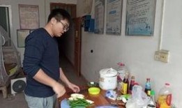 父子打架吃瓜视频,一场家庭纷争的吃瓜大戏