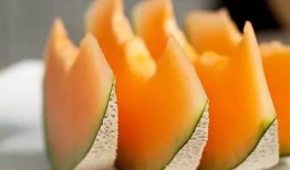 吃货正确吃哈密瓜方式,解锁吃货的正确吃瓜之道