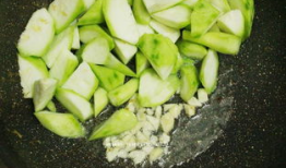 瓜结了瓜多久可以吃,瓜结瓜，多久可尝鲜？