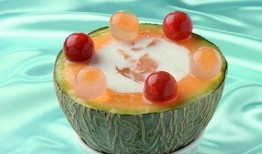 晚上吃蜜瓜甜品