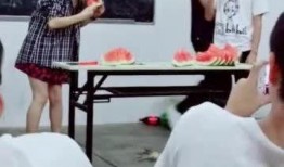 女教师吃瓜学生,一场校园风波引热议